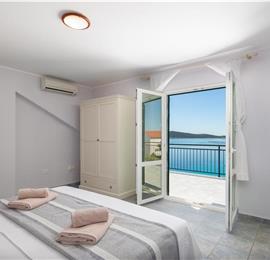 4 Bedroom Villa with Pool near Milna, Brac Island Sleeps 8 